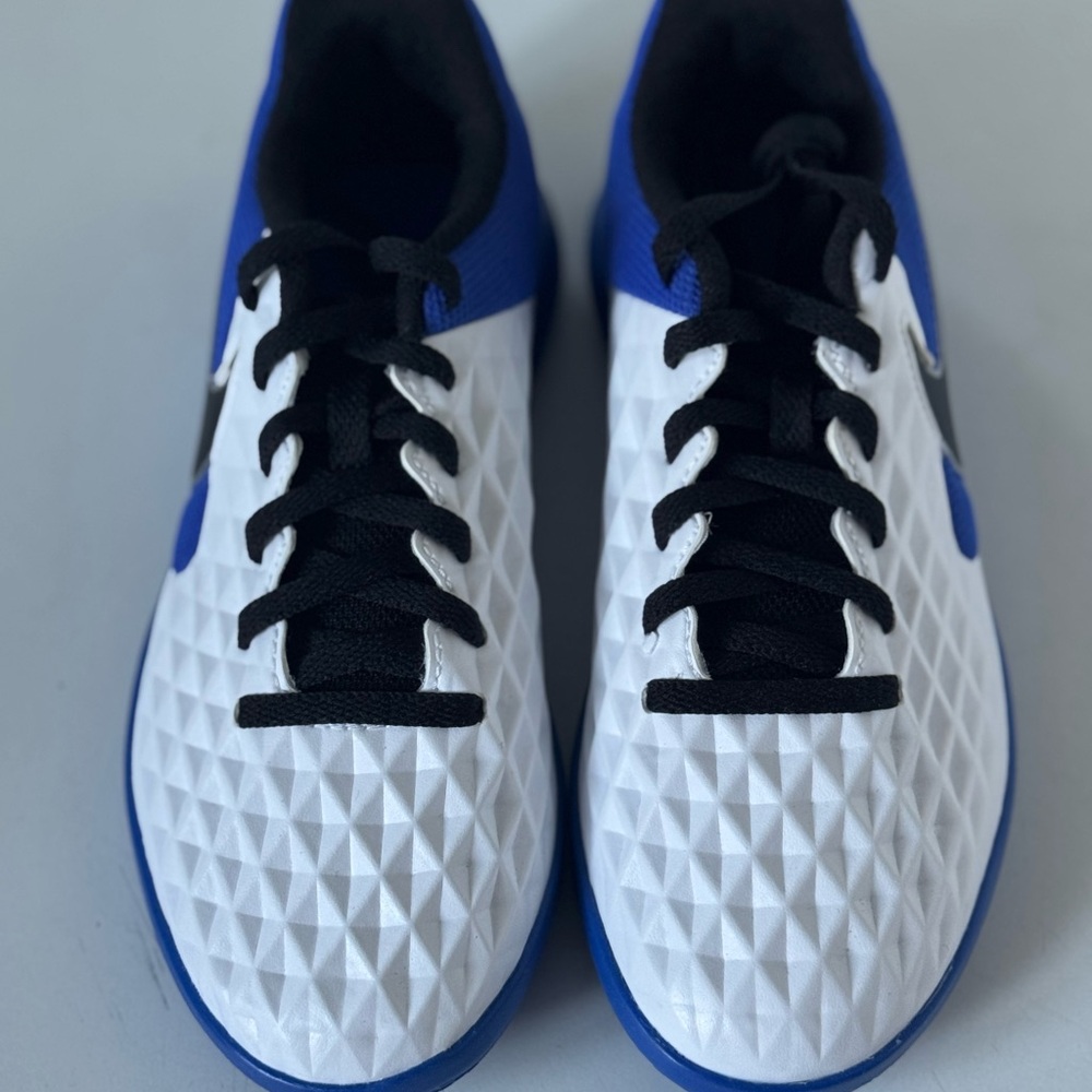 New Nike White and Blue Indoor Cleats - Picture 3 of 9